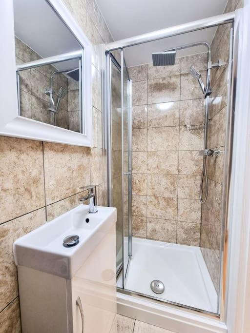 Stylish And Cosy 2 In W Private Parking Appartamento Londra