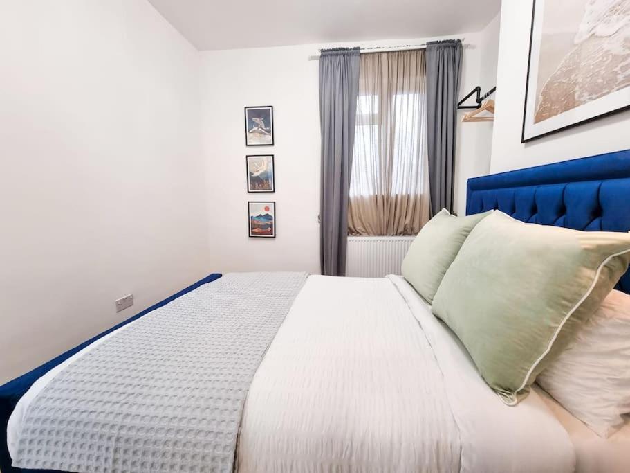 Stylish And Cosy 2 In W Private Parking Appartamento